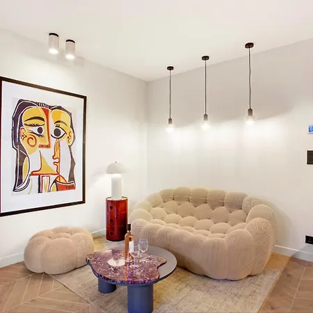 Sunny Flat St Tropez - By Maisons De Charloc Homes * Saint-Tropez