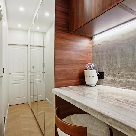 Sunny Flat St Tropez - By Maisons De Charloc Homes *
