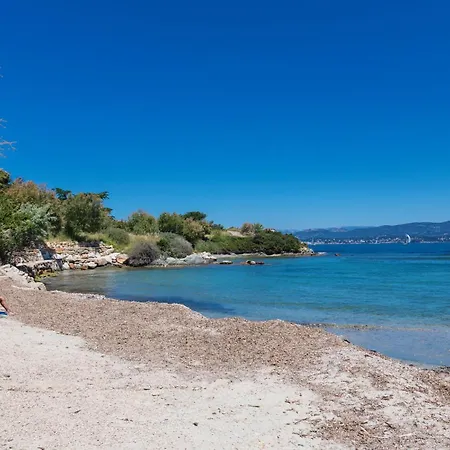 Sunny Flat St Tropez - By Maisons De Charloc Homes * Saint-Tropez